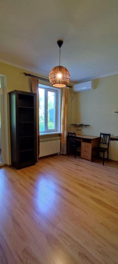 Апартаменты На Бульваре Шевченко Zaporizhia Esterno foto
